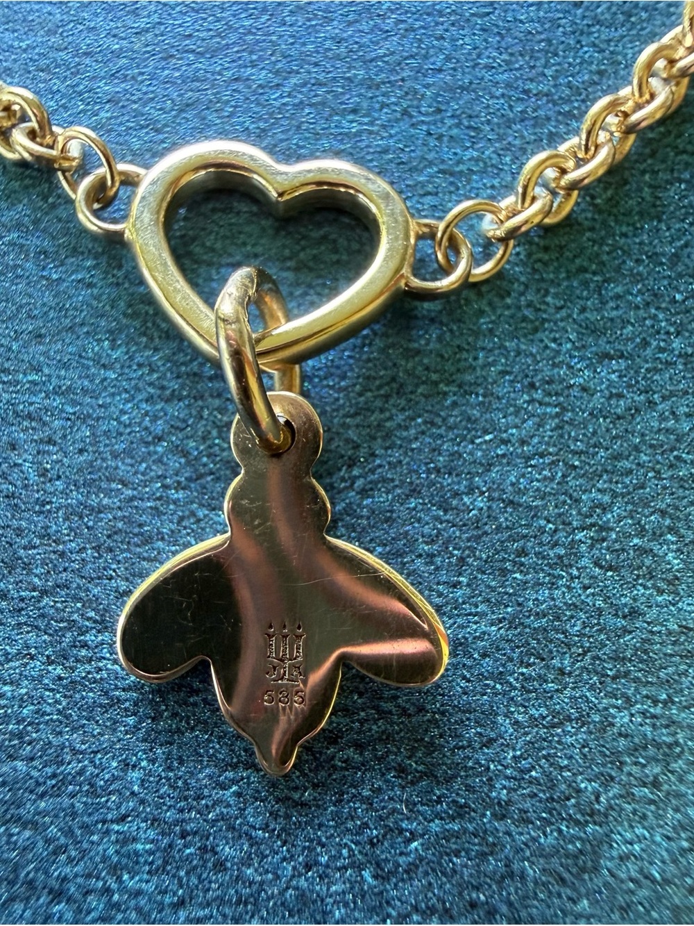 James Avery Gold Heart Link Bracelet with Flowers, Bee & Heart Charms - Picture 5 of 6